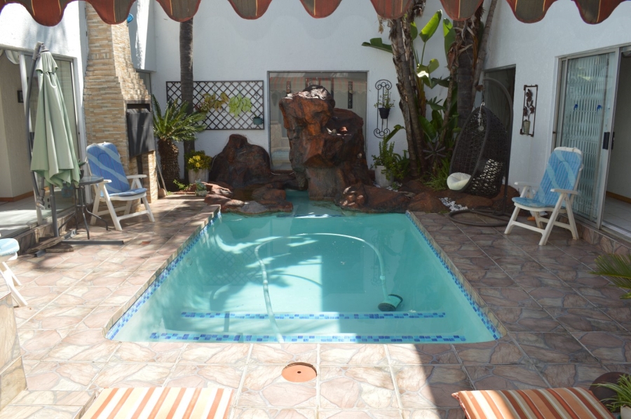 3 Bedroom Property for Sale in Flamwood North West